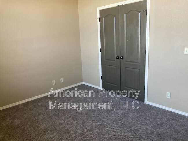 Building Photo - 15624 S Birch Ave