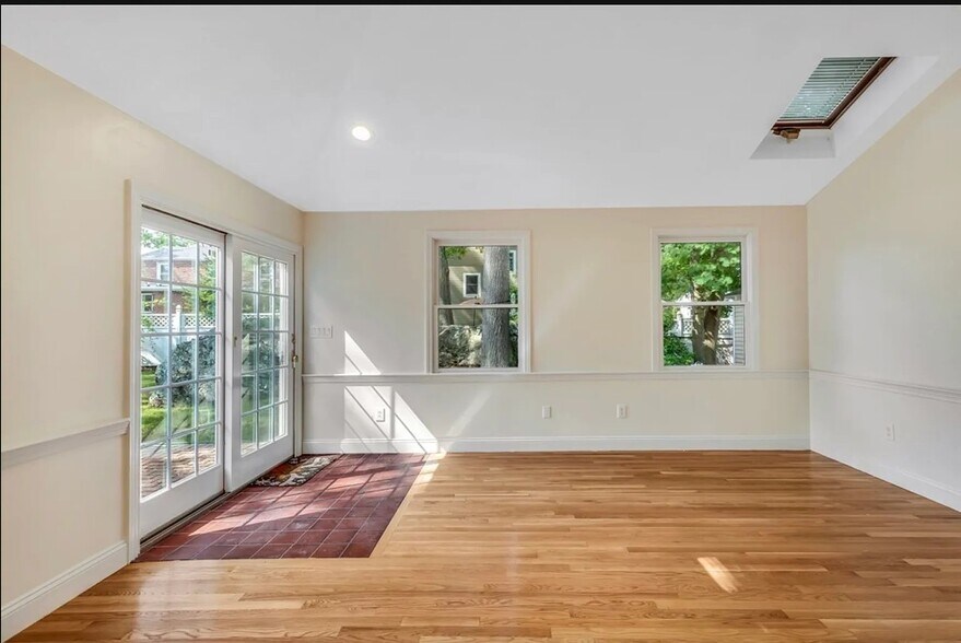 Building Photo - 43 Kendall Rd