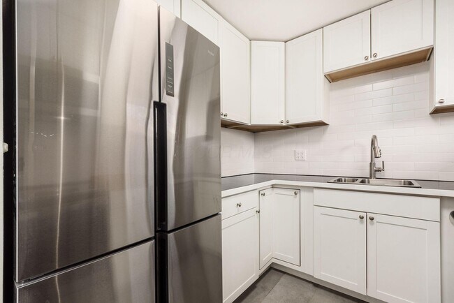Building Photo - 4232 Eastlea Dr