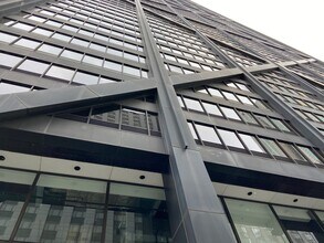 Building Photo - 175 E Delaware Pl