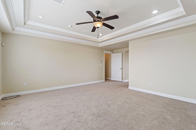 Building Photo - 6285 Wildwood Ct
