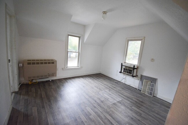 Building Photo - 605 11th St NW