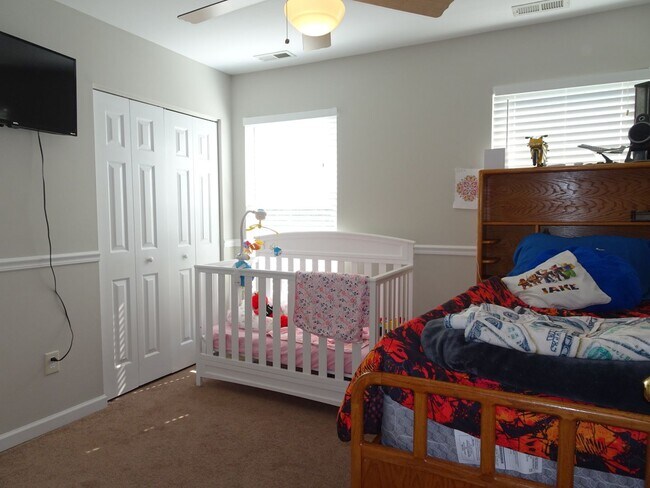 Building Photo - 3 Bedroom 2.5 Bath Single Family Home for Rent in Penniman East