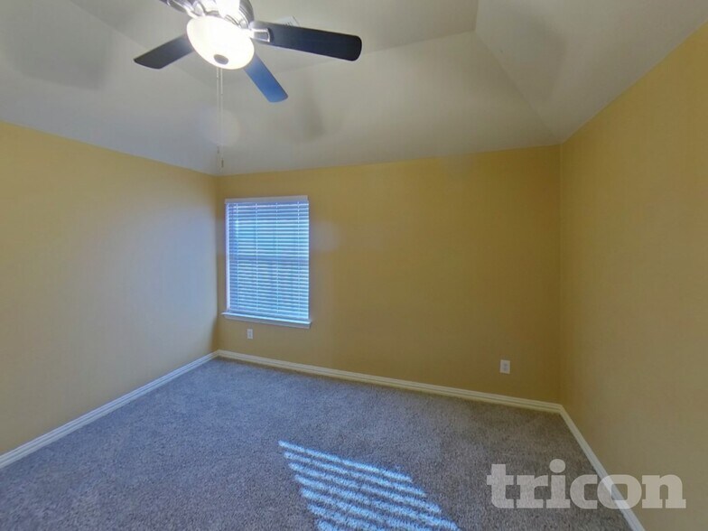 Building Photo - 7729 Glencrest Dr