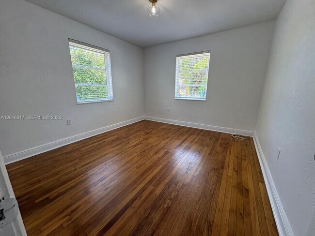 Building Photo - 3581 SW 17th St