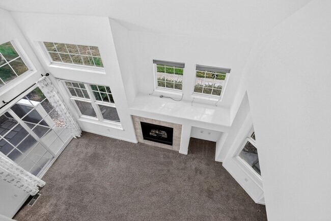 Building Photo - 13900 Lake Song Ln