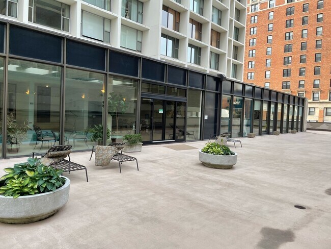 Building Photo - 3200 N Lake Shore Dr