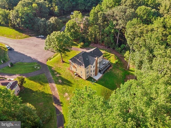 Building Photo - 10899 Woodland Falls Dr