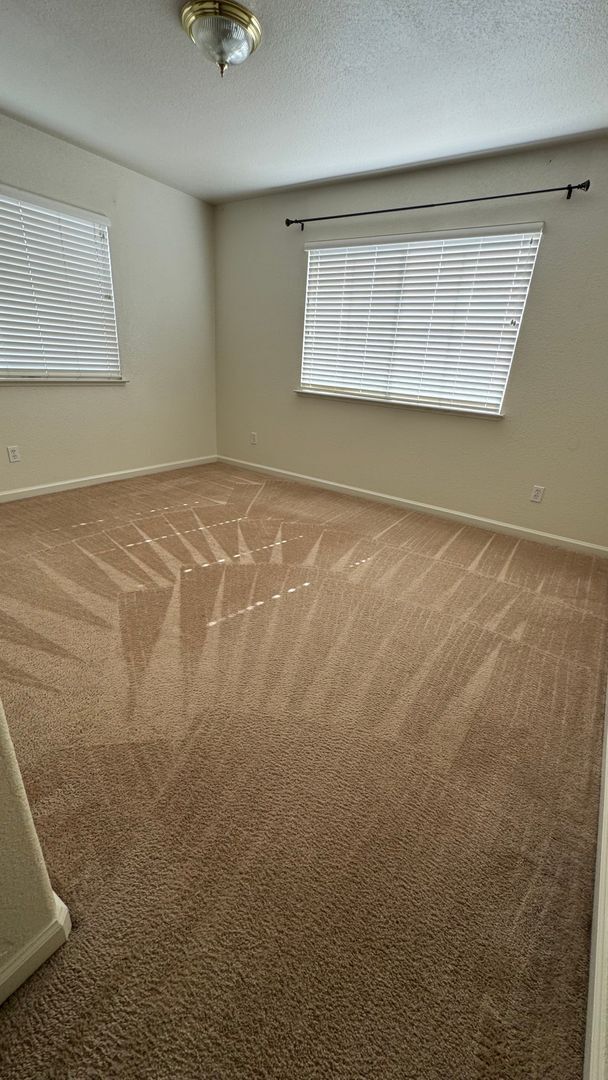 Building Photo - AVAILABLE! OPEN HOUSE Friday 2/26/26 at 5:30-6:30 pm