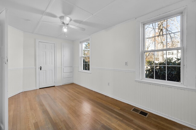 Building Photo - 945 Glastonbury Turnpike