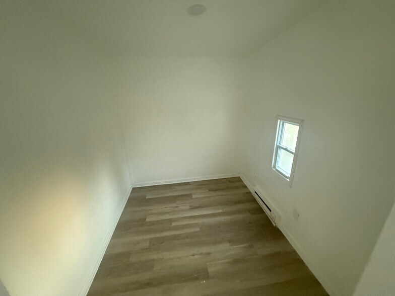 Building Photo - 580 Tuckahoe Rd