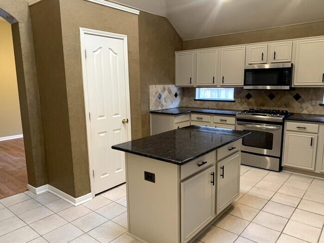 Building Photo - Home for Rent in The Colony- 3/2/2