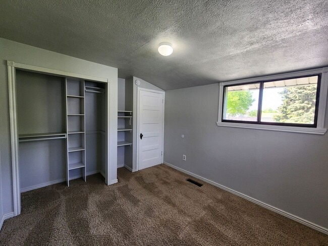 Building Photo - Poplar Grove 3 bd. House! Pets ok! Love the yard!