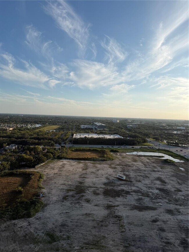 Building Photo - 2000 Metropica Wy