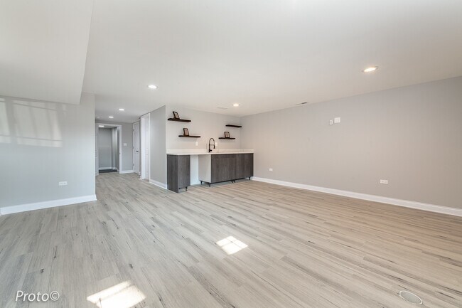 Building Photo - 1036 N Monticello Ave