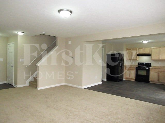 Building Photo - 8121 Grove Berry Way