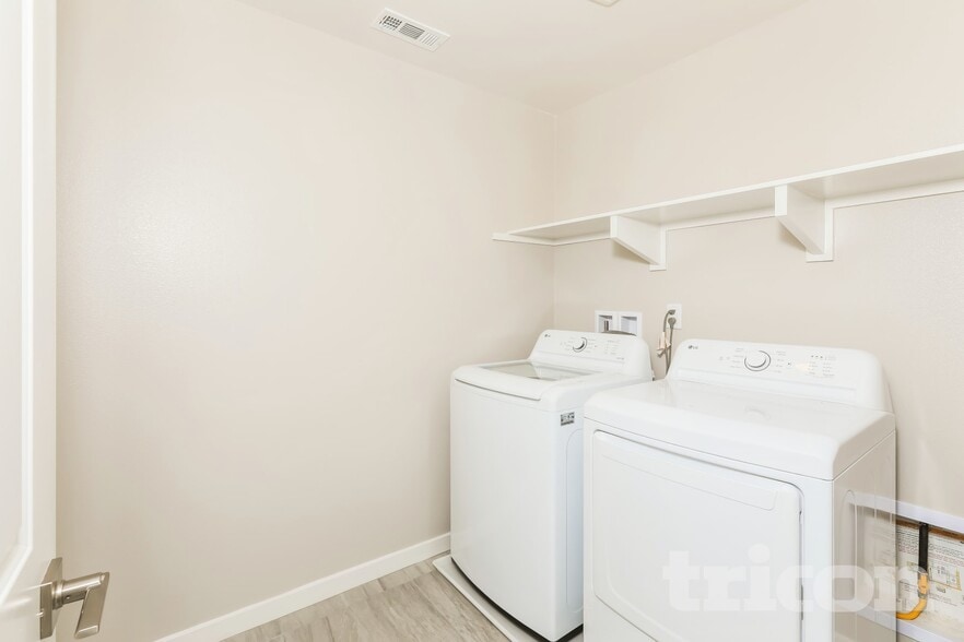 Building Photo - 31568 Willowood Way