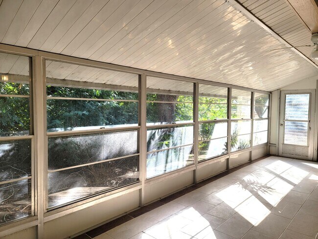 Building Photo - 4362 W Midway Rd