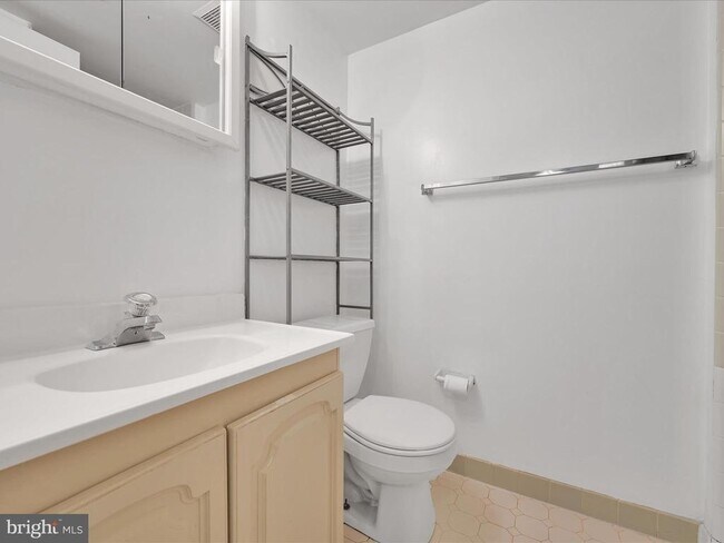 Building Photo - 411 Conestoga Rd