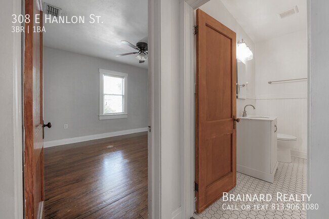 Building Photo - 308 E Hanlon St