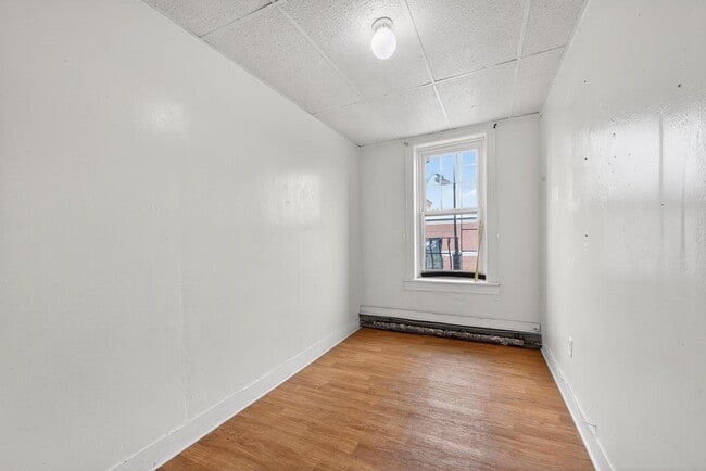 Building Photo - 584 Avenue C