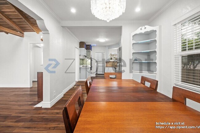 Building Photo - 3606 Barrett Ave