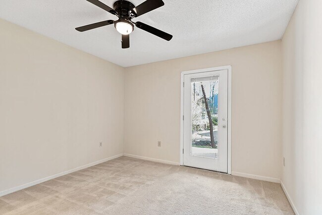 Building Photo - Location, Location, Location!