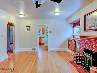 Building Photo - 810 W Lewis St