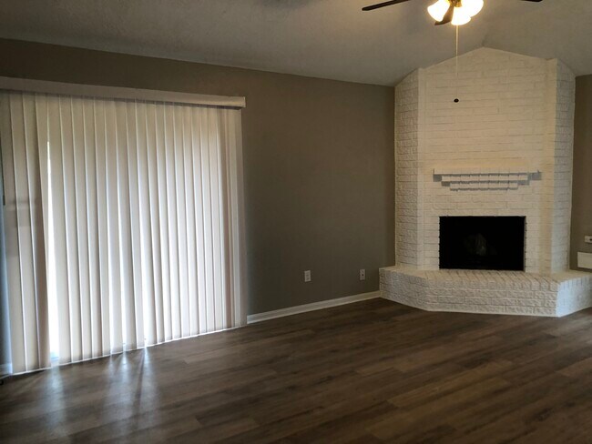 Building Photo - 10815 Swan Glen Dr