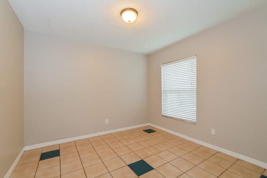 Building Photo - 8612 Villa Nova St