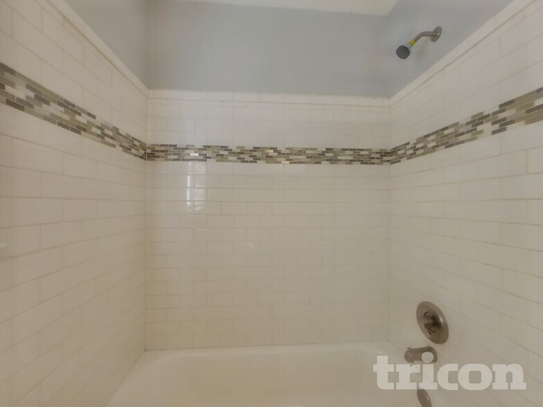 Building Photo - 4981 Brownwood Dr