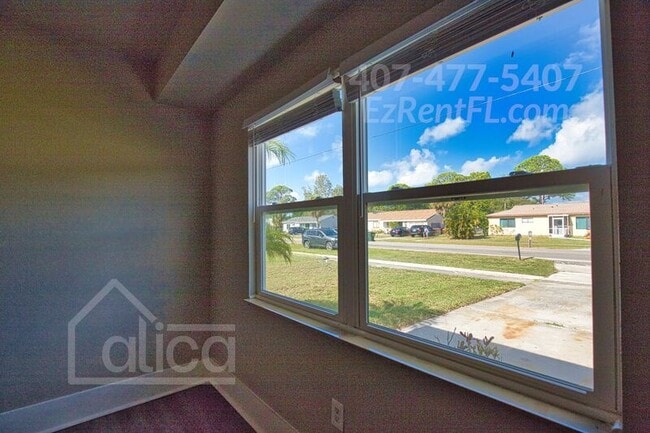 Building Photo - 4640 Pan American Blvd