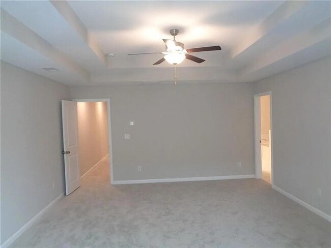 Building Photo - 669 Lansing Grove Way