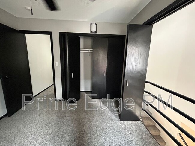 Building Photo - 1841 Ridgehaven Ct