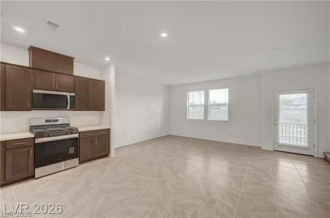 Building Photo - 634 Bellus Pl