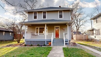 Building Photo - Charming 1930s Historic Home with Modern U...