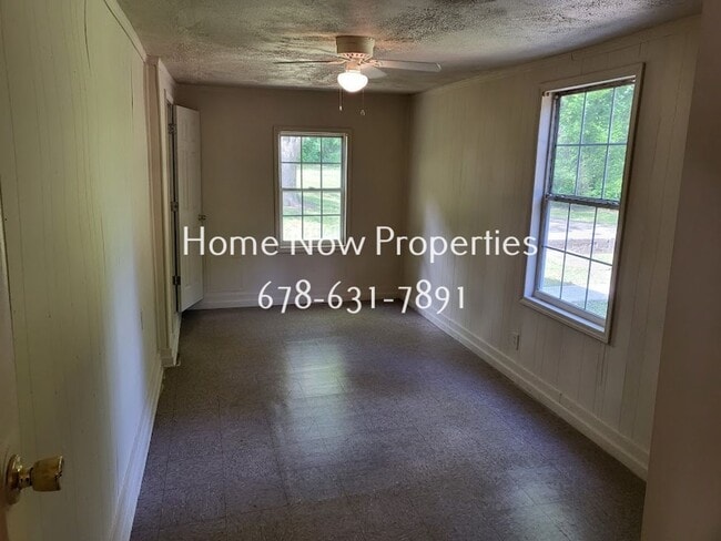 Building Photo - 3BR/2BA Home | Huge Private Lot + Deck | F...