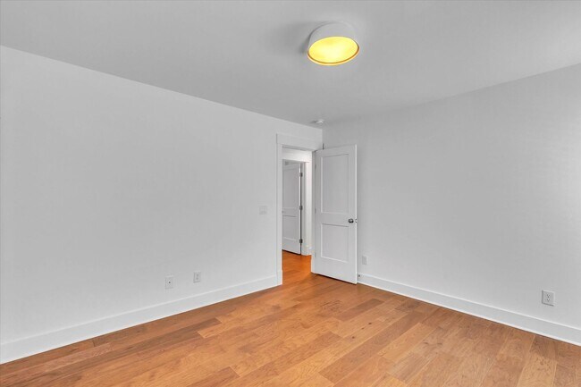 Building Photo - 158 Bluffside Cir
