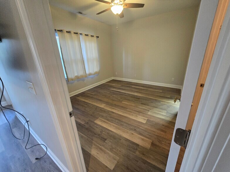 Building Photo - 20 Foxden Dr