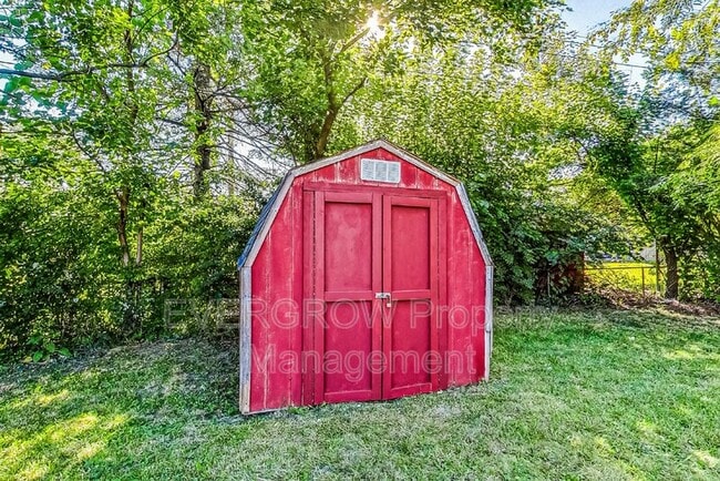 Building Photo - 3541 N Wittfield St