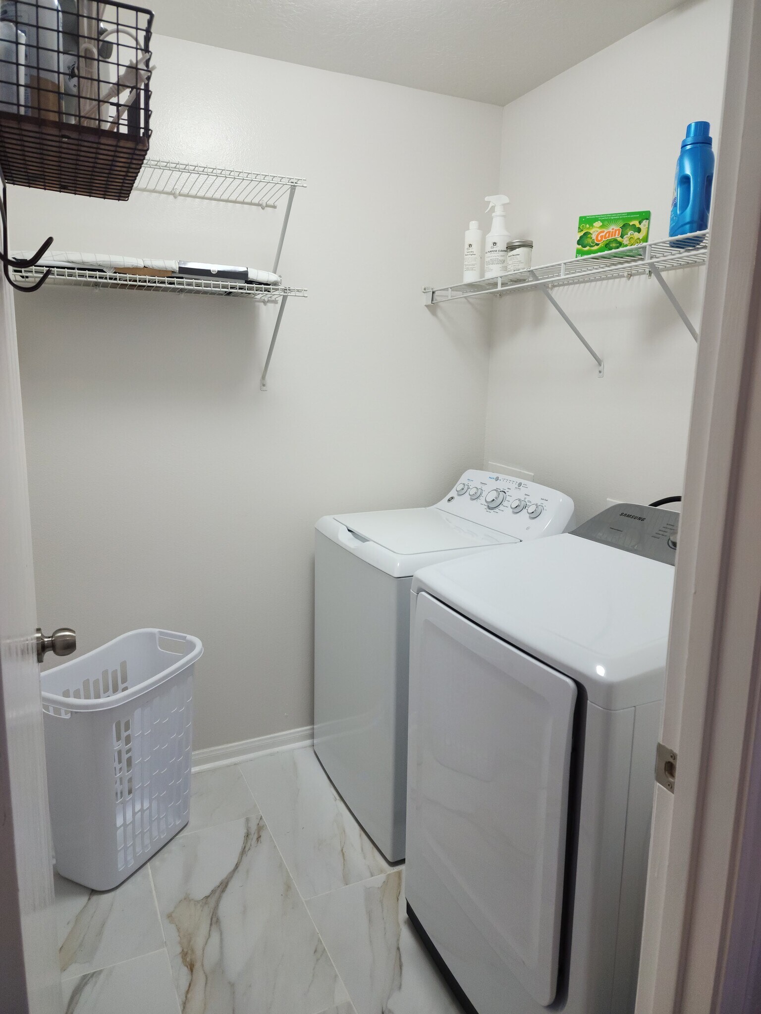 Washer & Dryer - 4710 Montclair Hill Ln