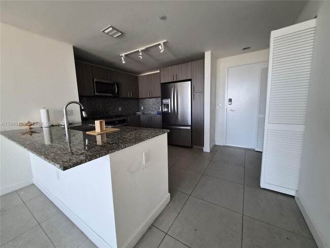 Building Photo - 5350 NW 84th Ave