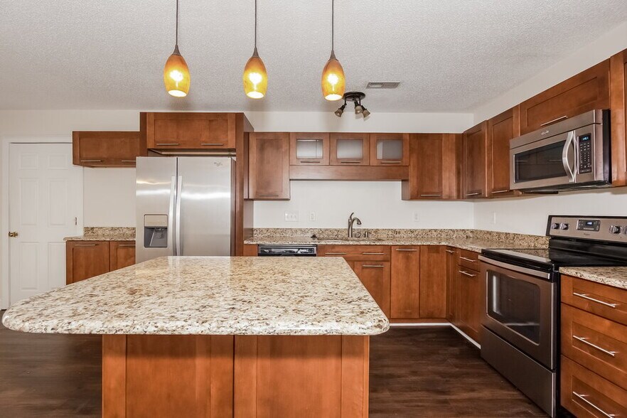 Building Photo - 13438 Glencreek Ln