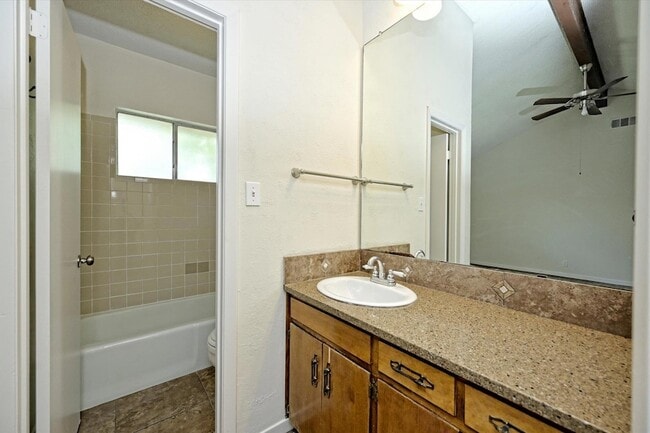 Building Photo - 6509 Skycrest Dr