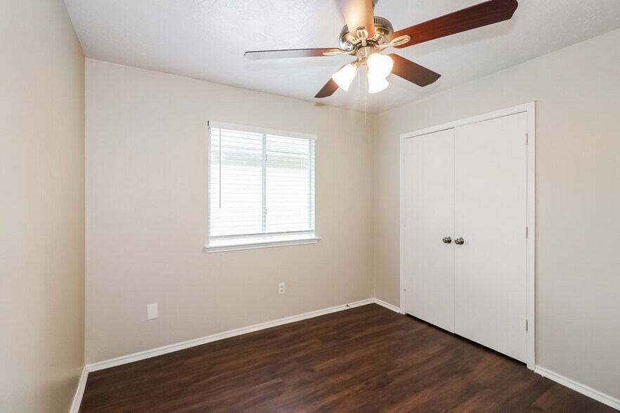 Building Photo - 8815 Roaring Point Dr