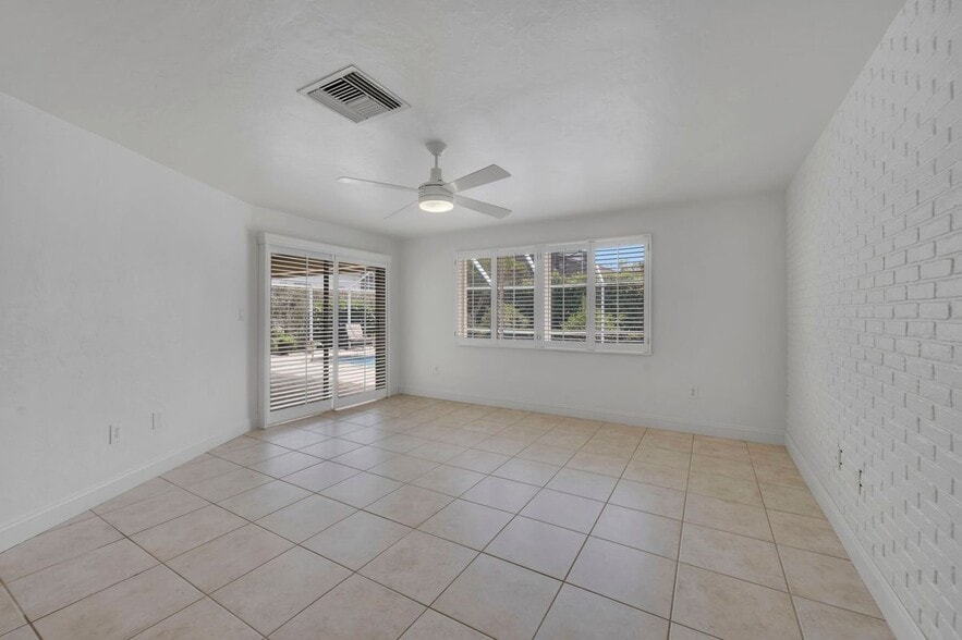 Building Photo - 656 Binnacle Dr