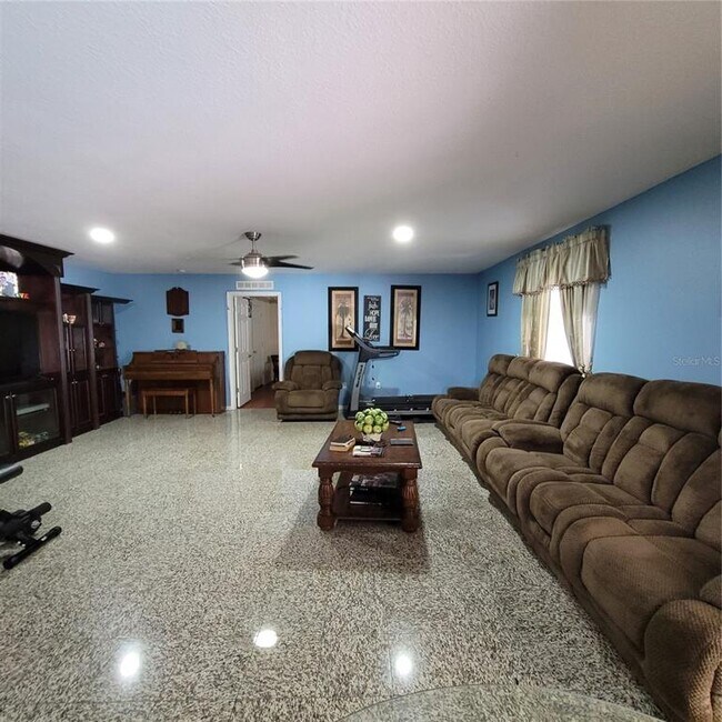 Building Photo - 4124 SW 33rd St