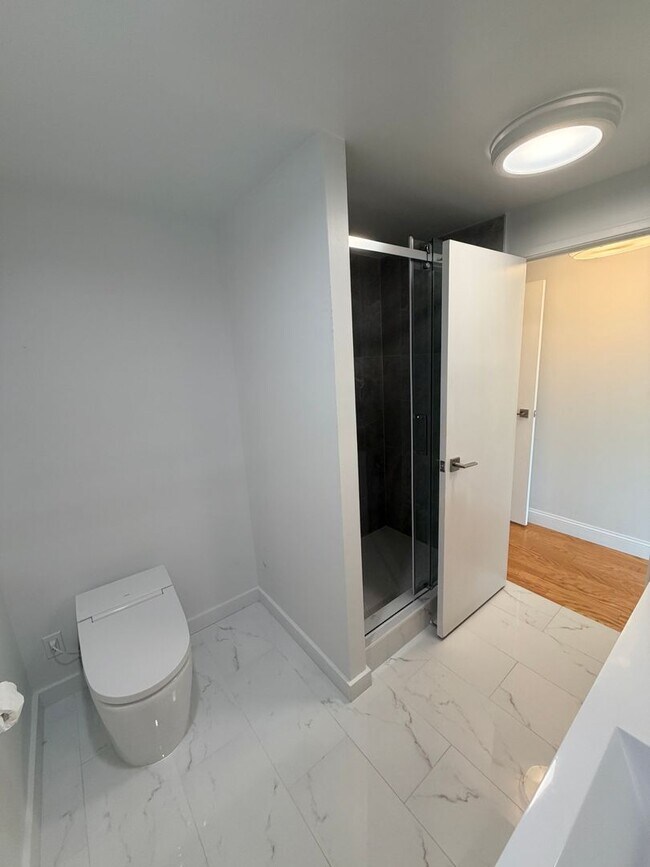 Building Photo - Opera Plaza view 2 bedroom 2 bath upper townhouse