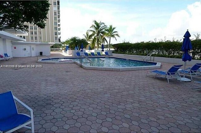 Building Photo - 5700 Collins Ave