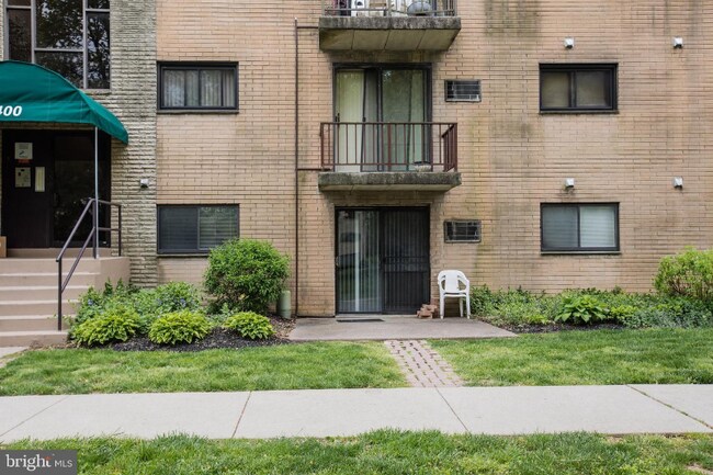 Building Photo - 1575 W Street Rd